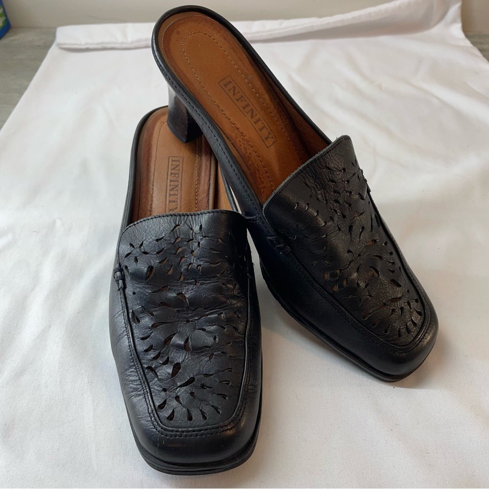 Infinity Womens Black Leather Laser Cut Floral Mules Square Toe Block‎ Heel 7M
